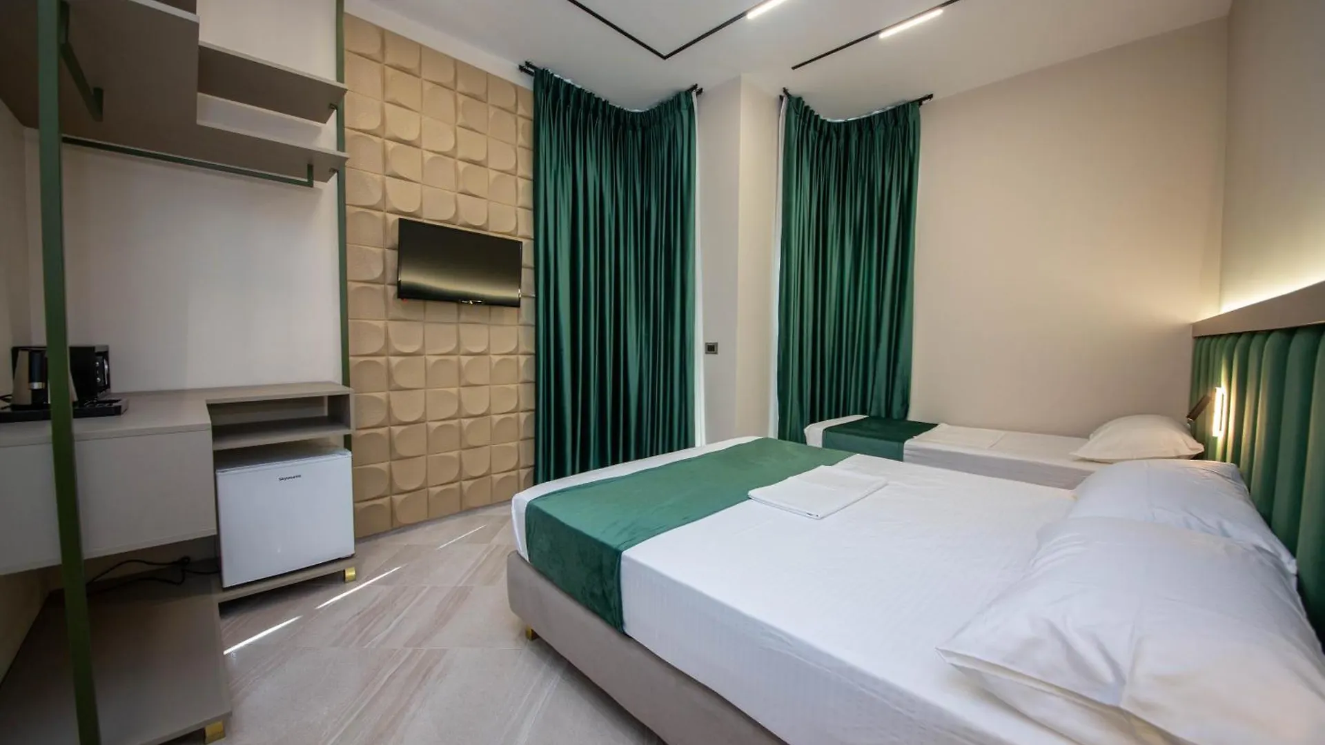 Radhimë Hotel Royal 4*,  אלבניה