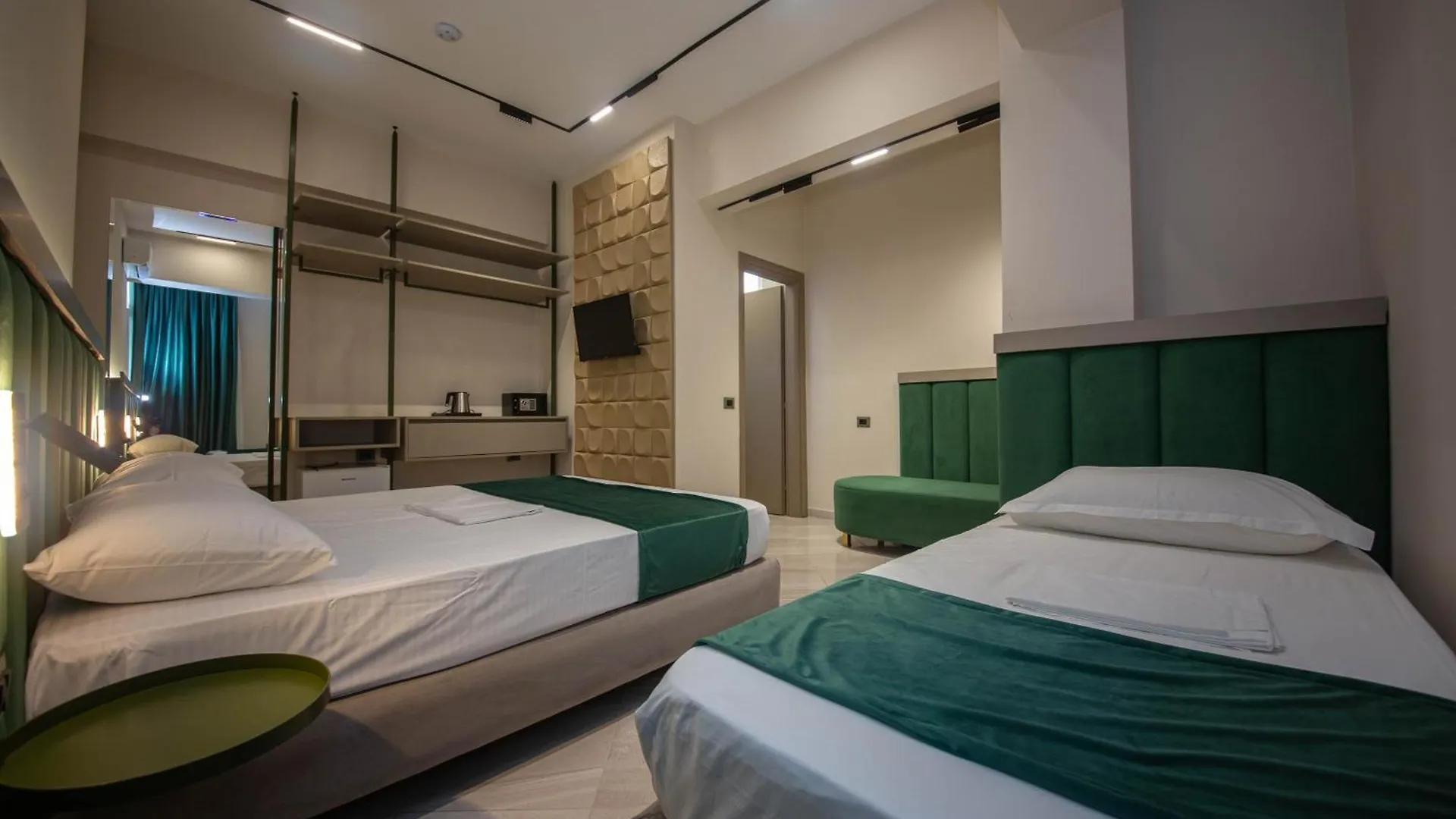 Radhimë Hotel Royal