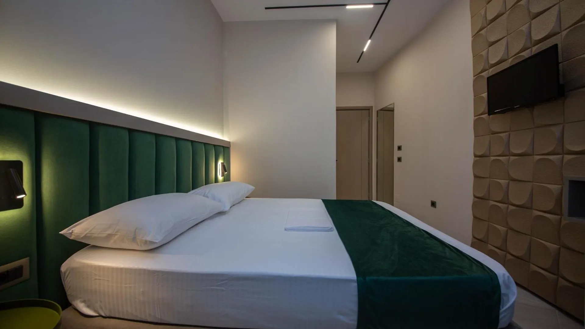 Radhimë Hotel Royal 4*,