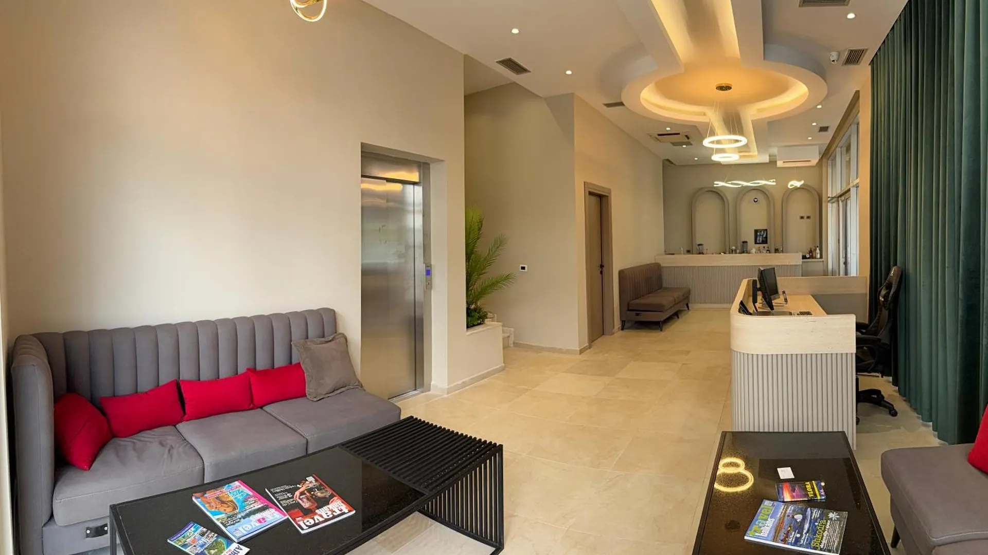 Radhimë Hotel Royal 4*,  אלבניה
